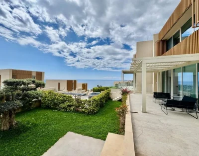 Seaclusion Villa Palase